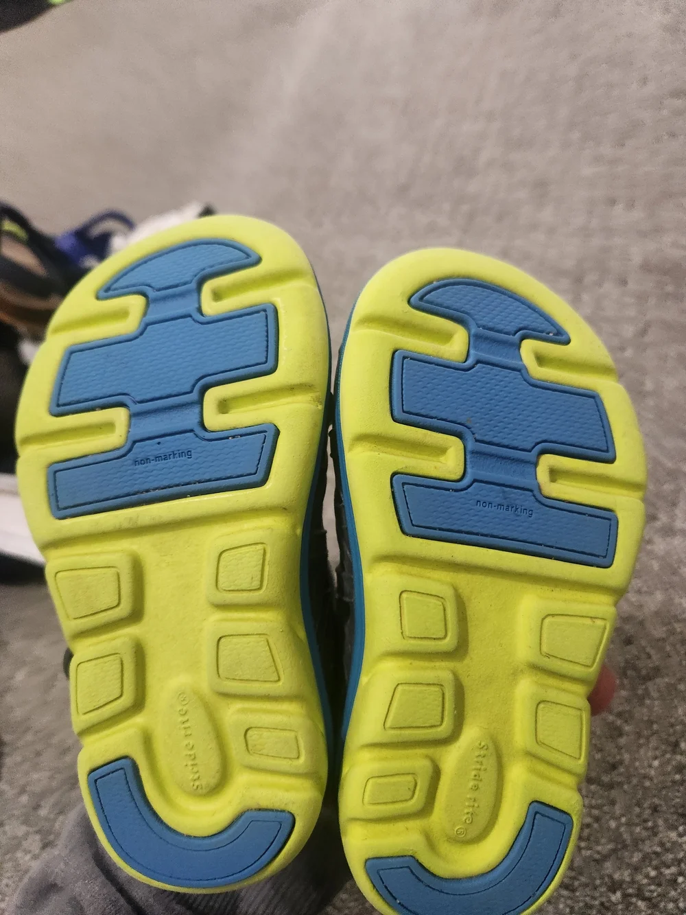 Stride Rite Kids Gray & Lime Water-Friendly Sneakers Size 7
